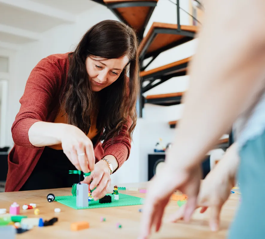 Kundin von Jutta Grebing beim Workshop mit Lego Play